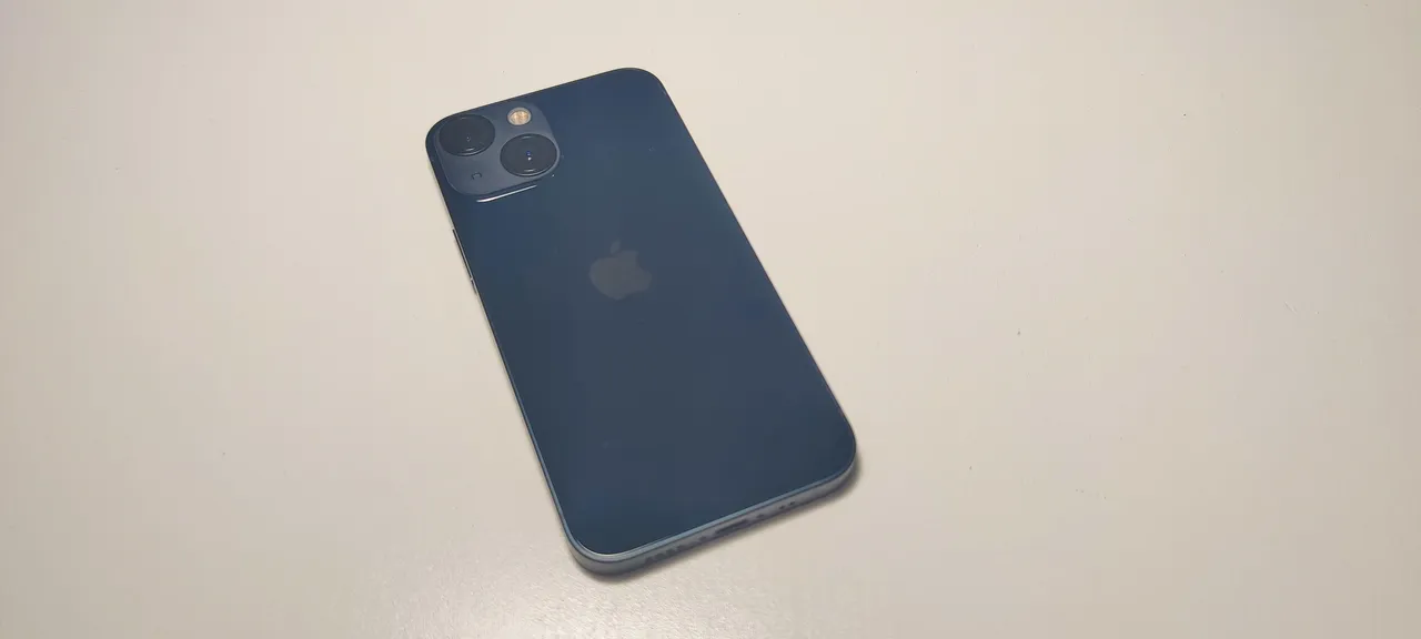 iphone 13 mini reviewf1635868780