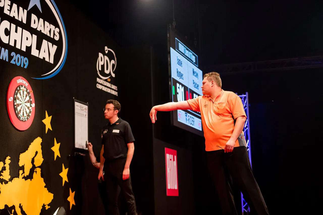 jamie hughes 6 5 wesley plaisier wesley plaisier 2019249195100 2019 09 06 pdc european darts matchplay 0250 ak8i7148f1644575610