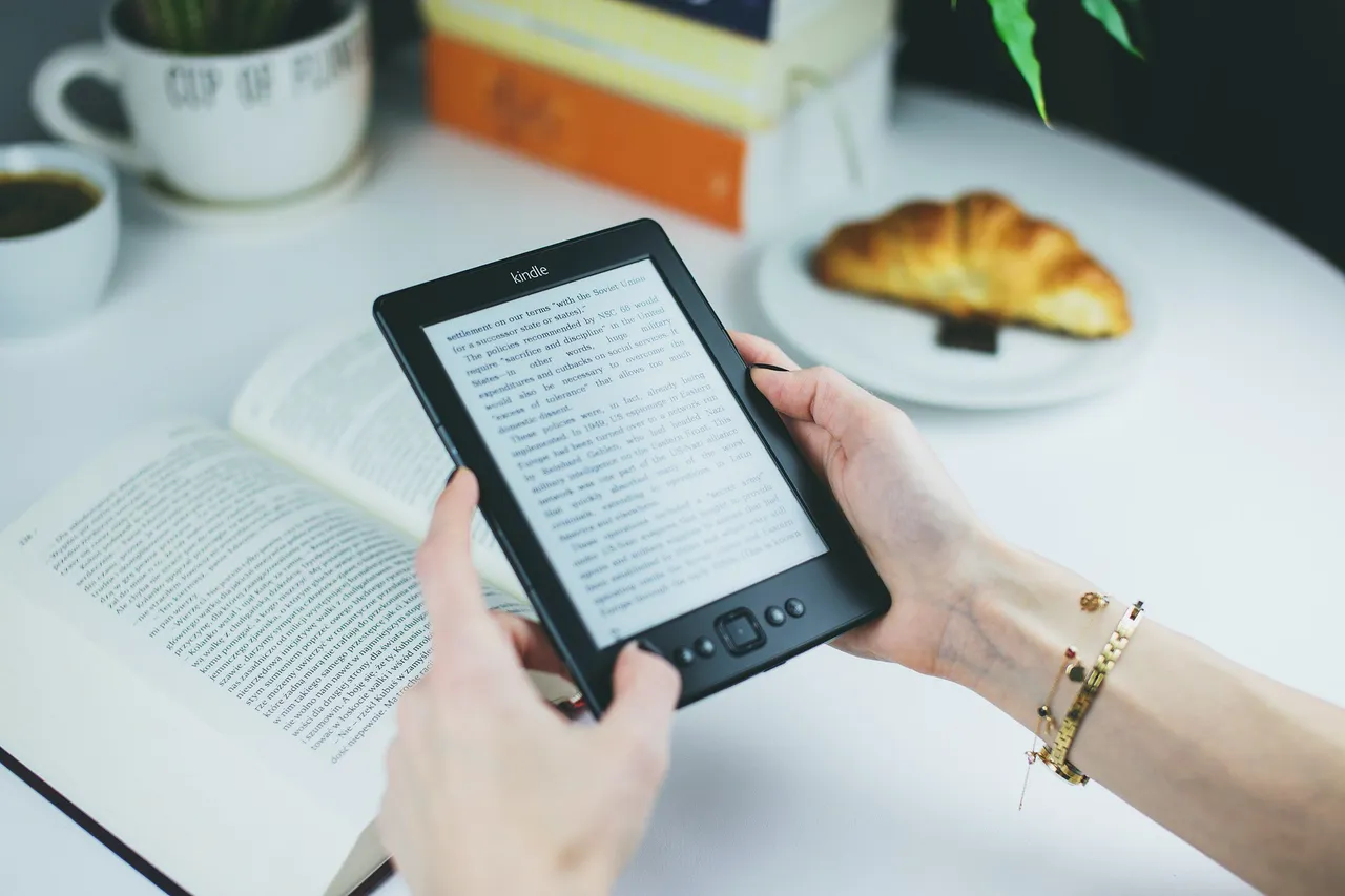 reading reader kindle female 76942f1589540135