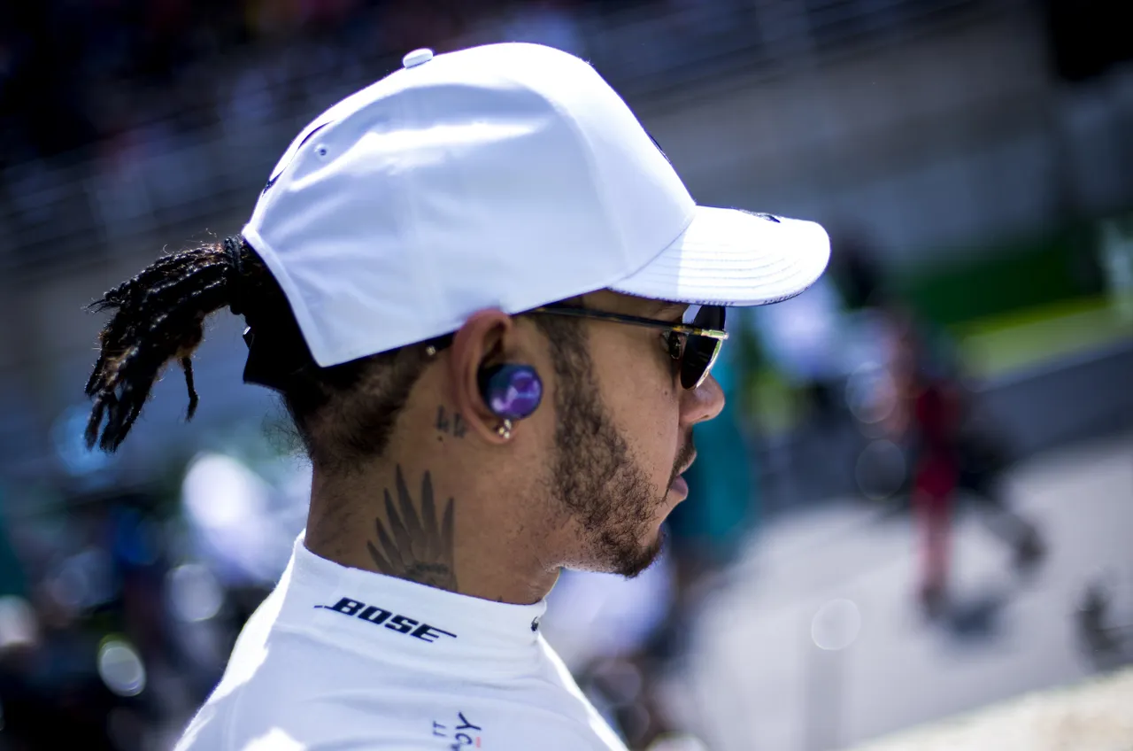 vr 191117 bragp489117f1614276178