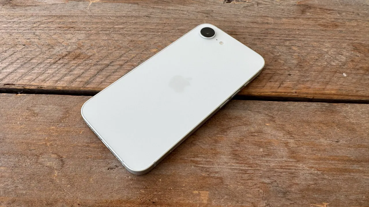 iphone 16e review 2