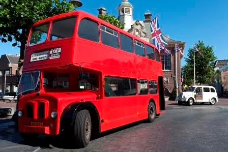 britse bus en taxi gecomprimeerd pr vvv zandvoort