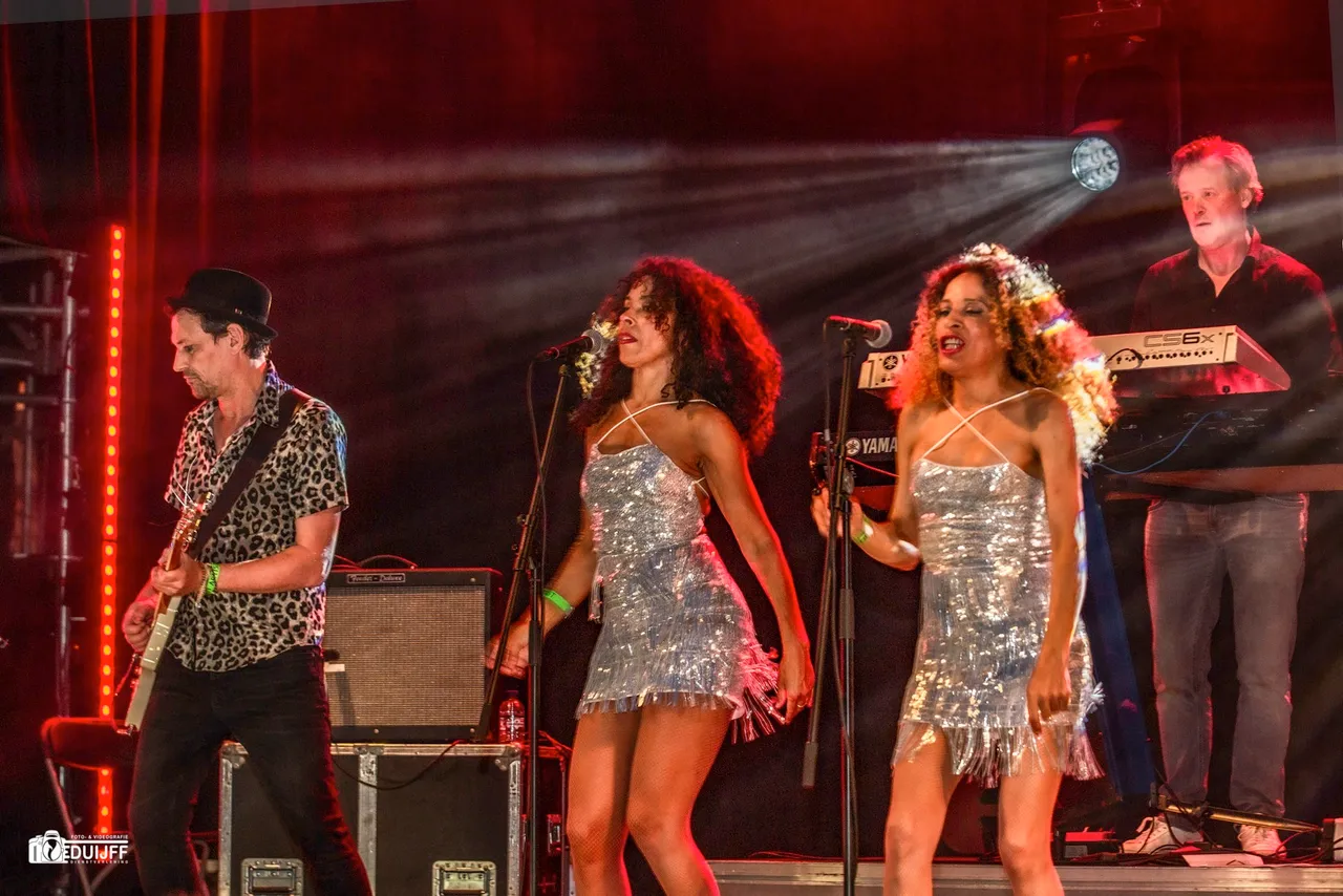 donnas backingvocals2 1