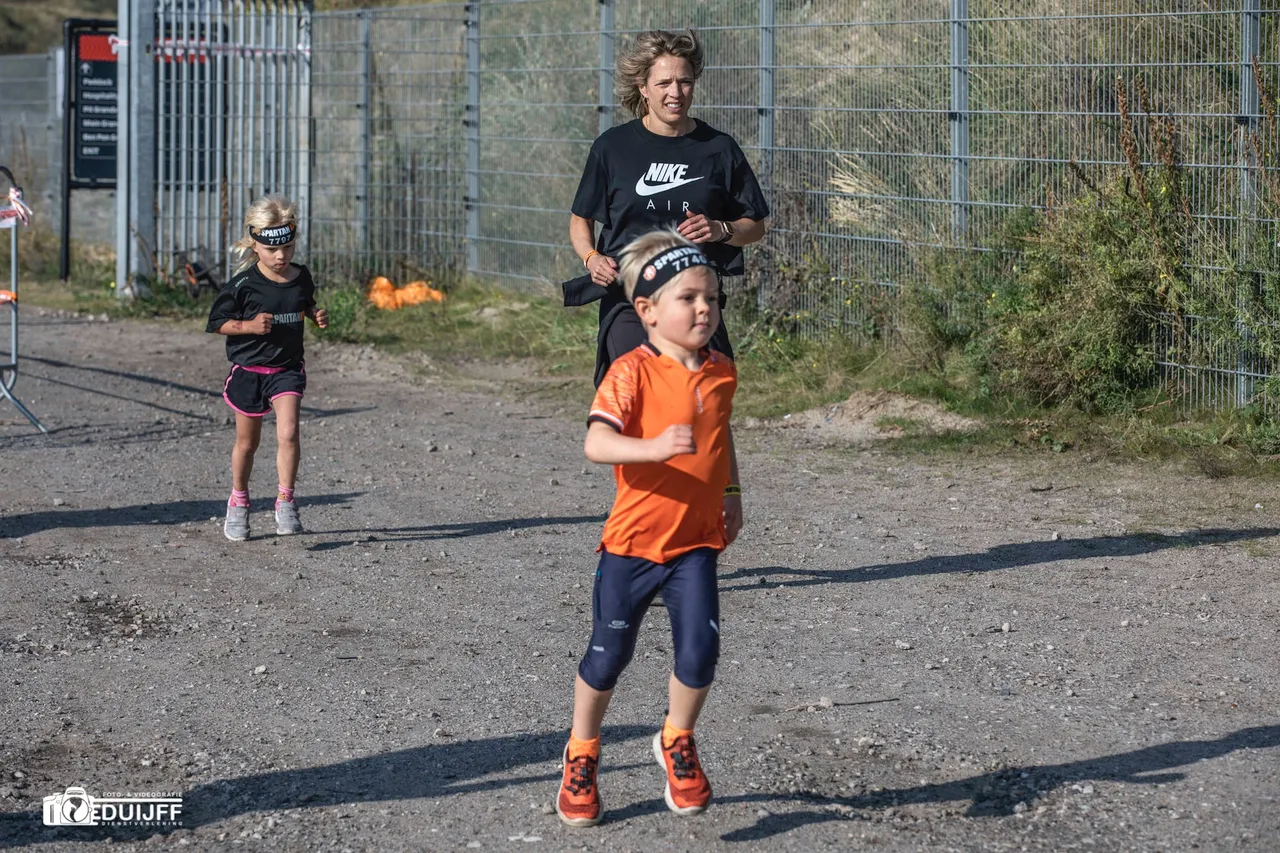 jongetje oranje