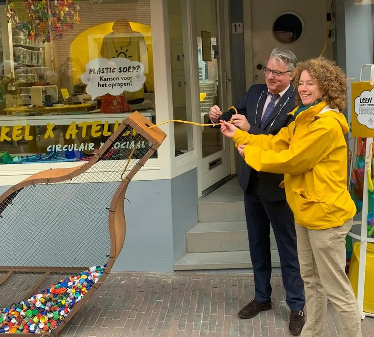 juttersgeluk opent winkel x atelier in kerkstraat zandvoort 1