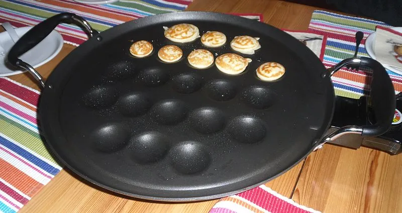 poffertjespan elmschrat wikimedia cc by sa 40