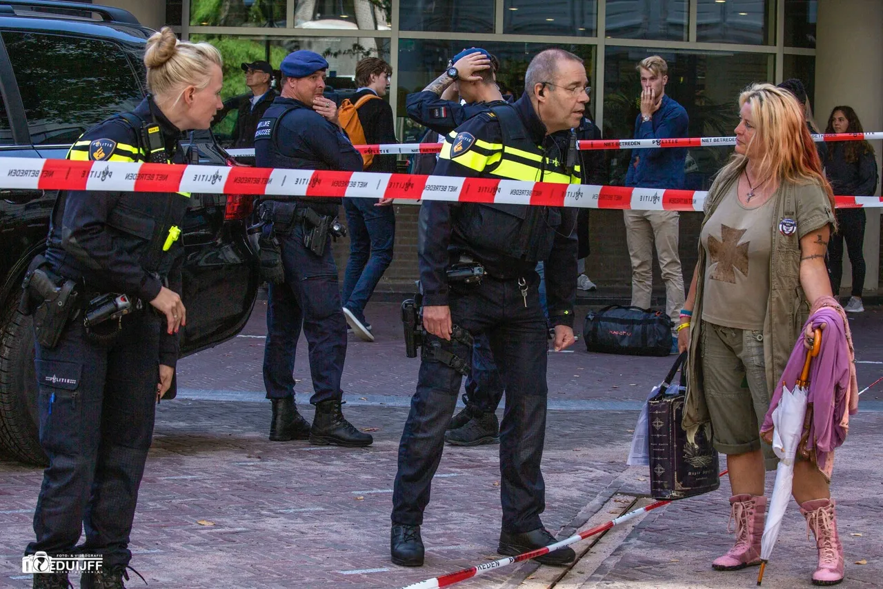 politie en dame