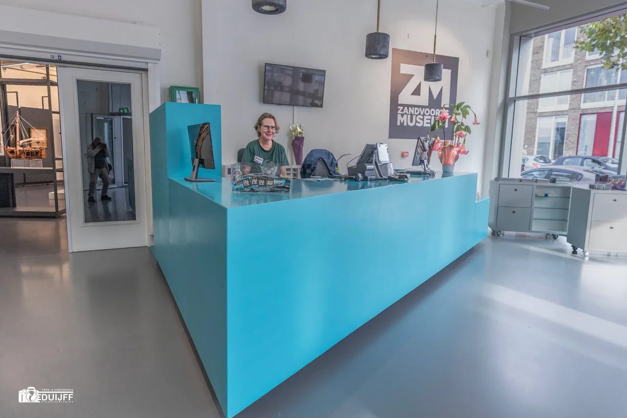 zm entreebalie4