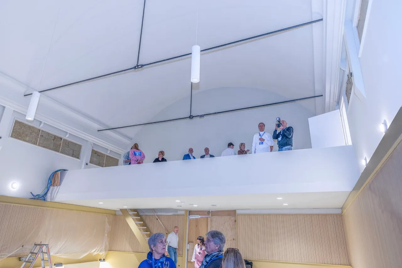 balcon vanuit zaal art