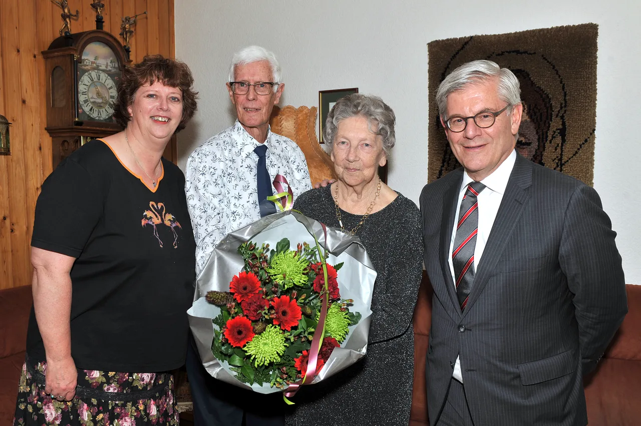 echtpaar peters van biezen 60 jr 300dpi 00129055