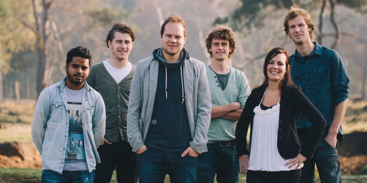 lev persfoto okt2012 01 klein 2560x1280