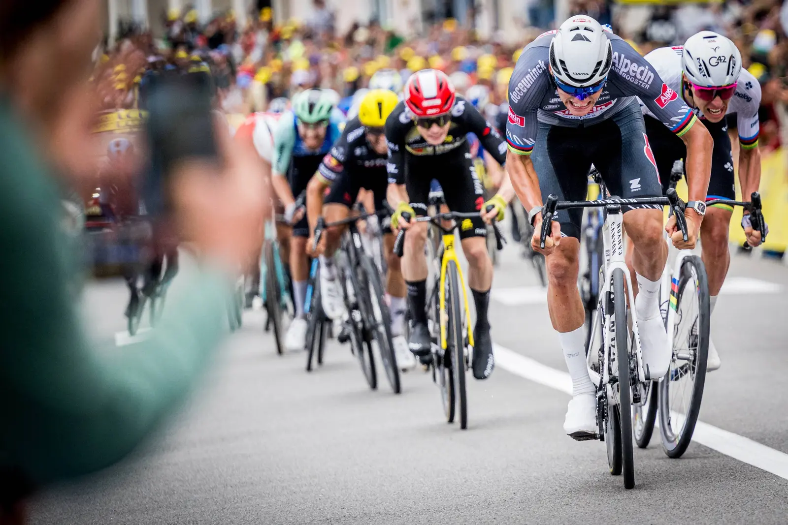 Tour de France schneller denn je; Gründe vielfältig, doch Raum für Verdacht bleibt. @Imago