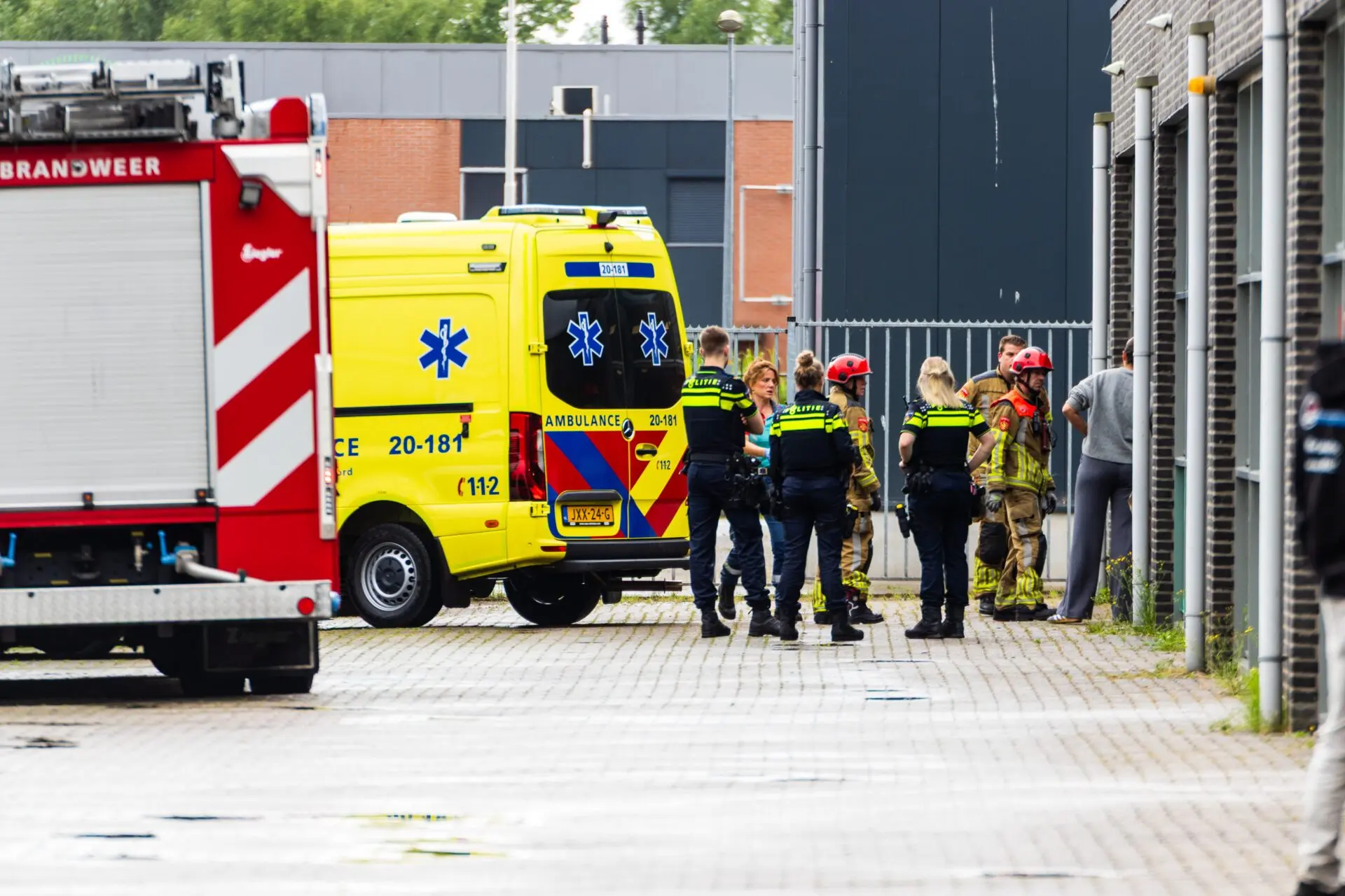 persoon-gewond-geraakt-bij-bedrijfsongeval-castorstraat-tilburg2