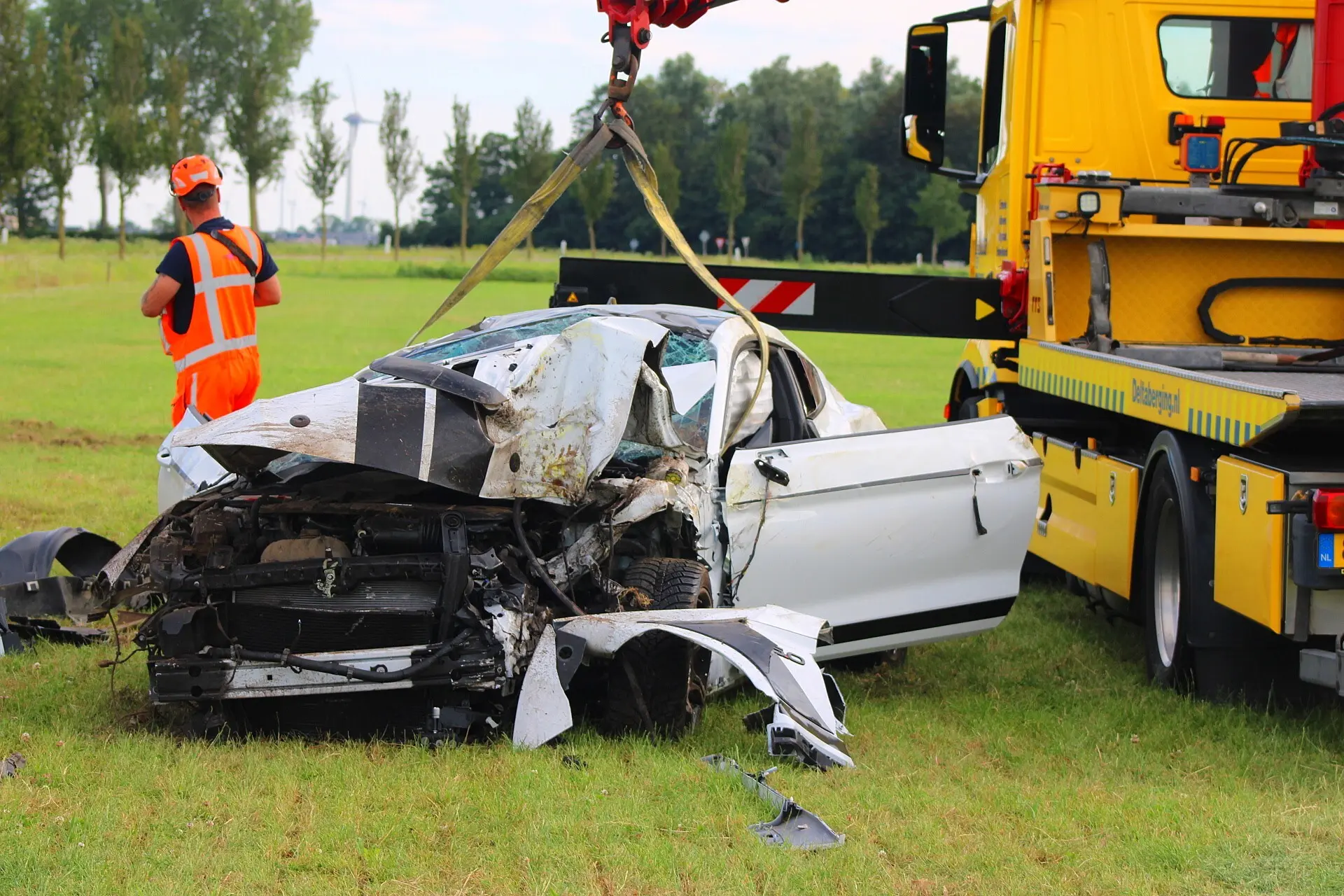 Ongeval tollebeek Ford Mustang kreukels