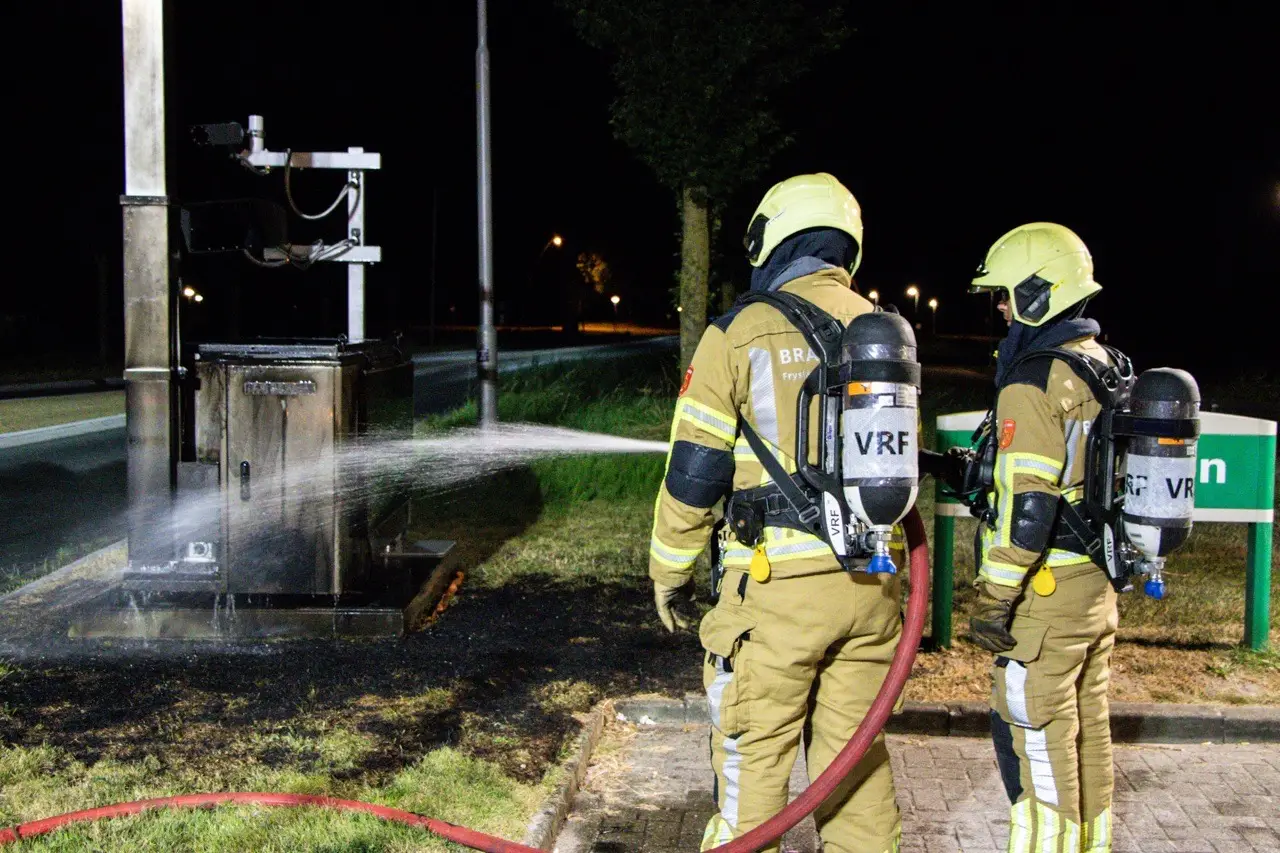 Sneek brand