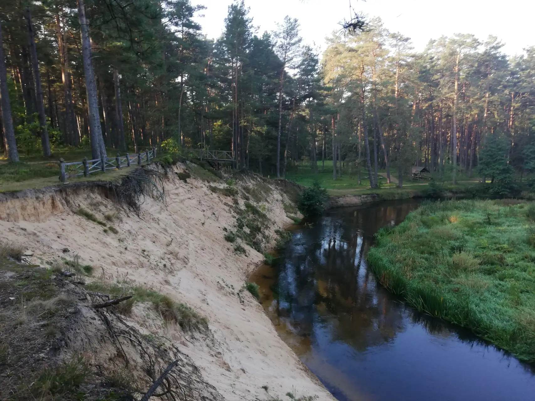 apzvalgos aikstele salia santakio