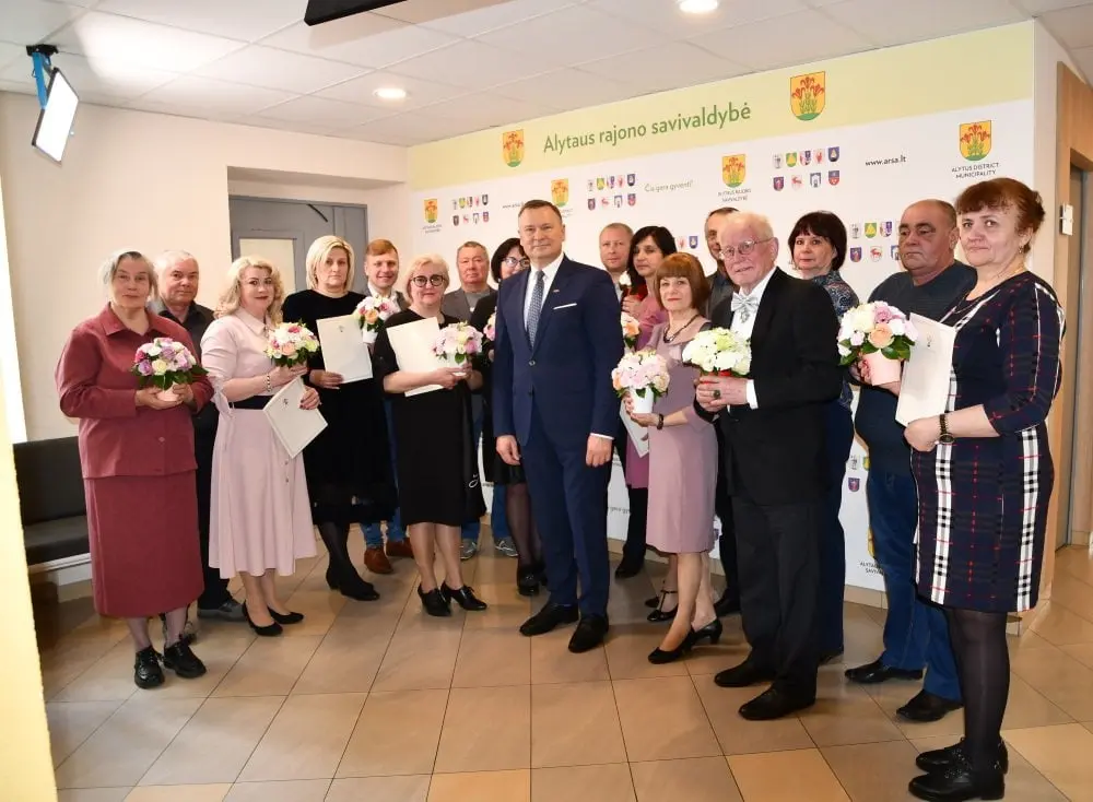 balandzio menesio jubiliatai kartu su alytaus rajono savivaldybes meru algirdu vrubliausku