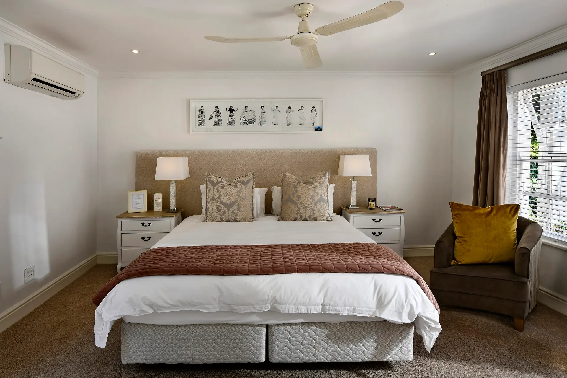 bedroom 5664221 1920