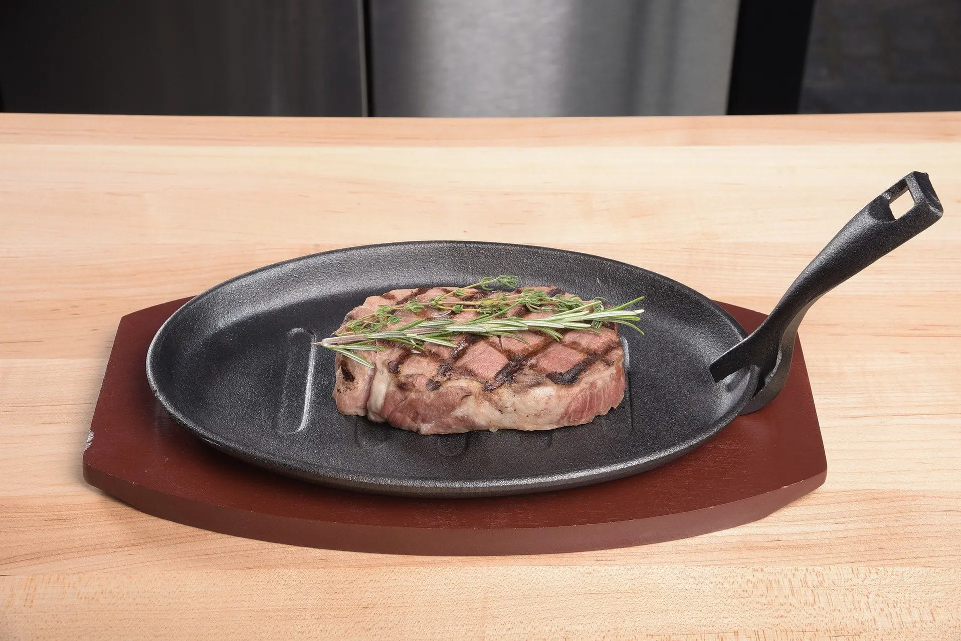 cast iron g7308e4886 1920