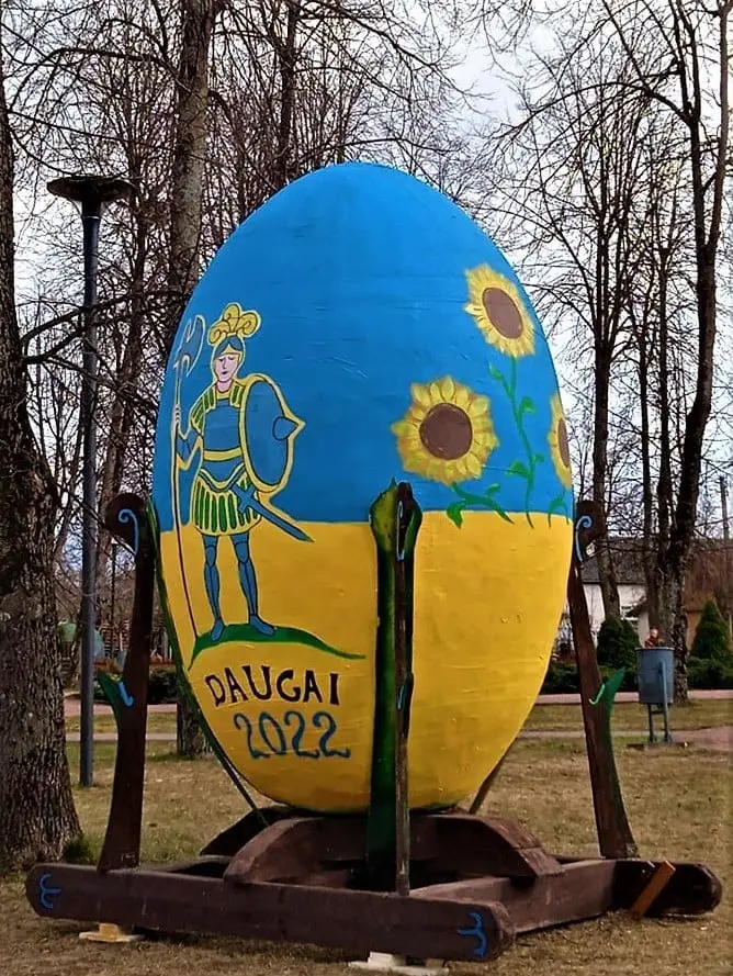 daugu velykinis kiausinis