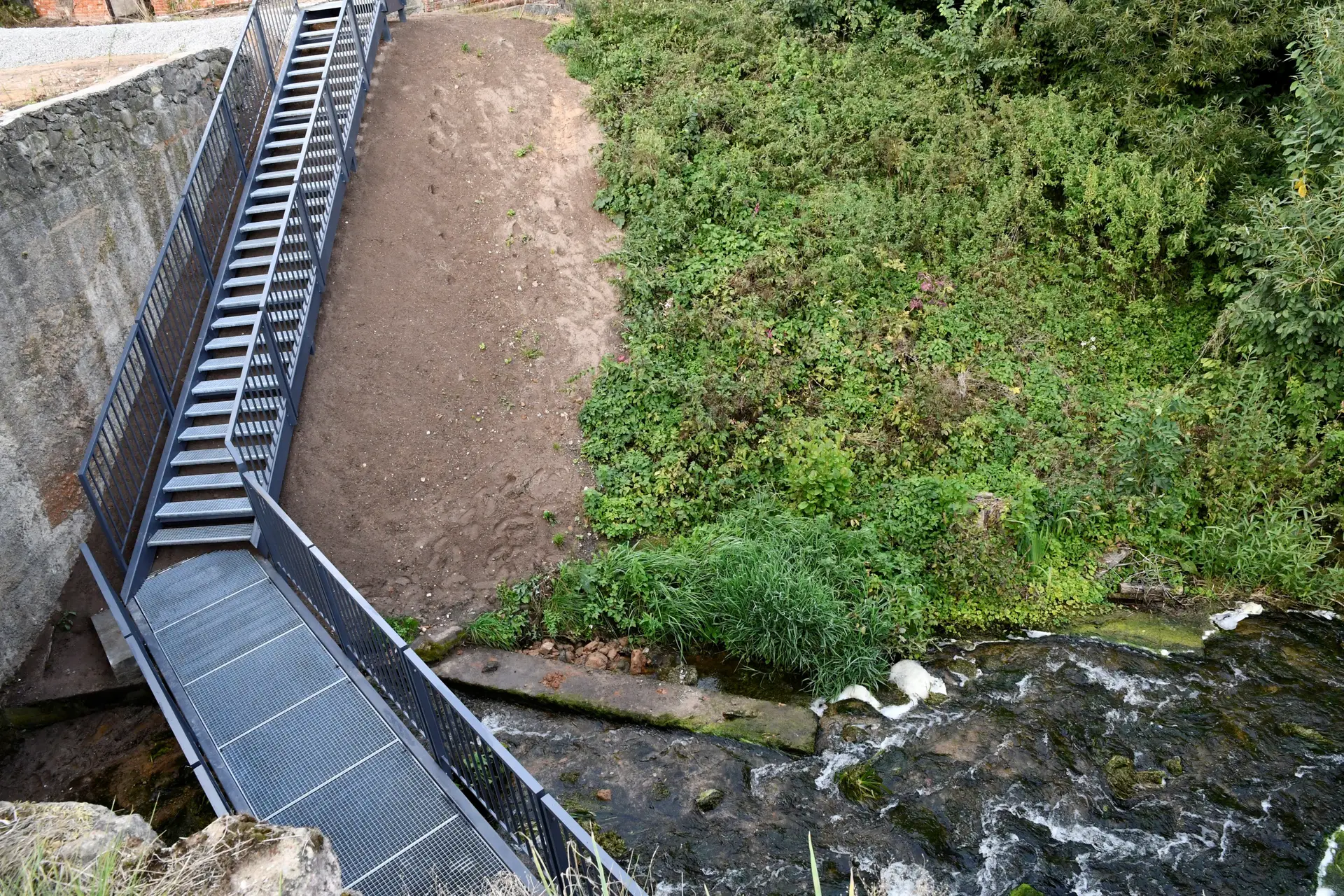nusileidimas prie vandens