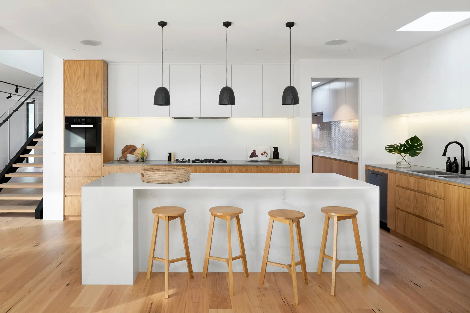r architecture trcj 87yoh0 unsplash