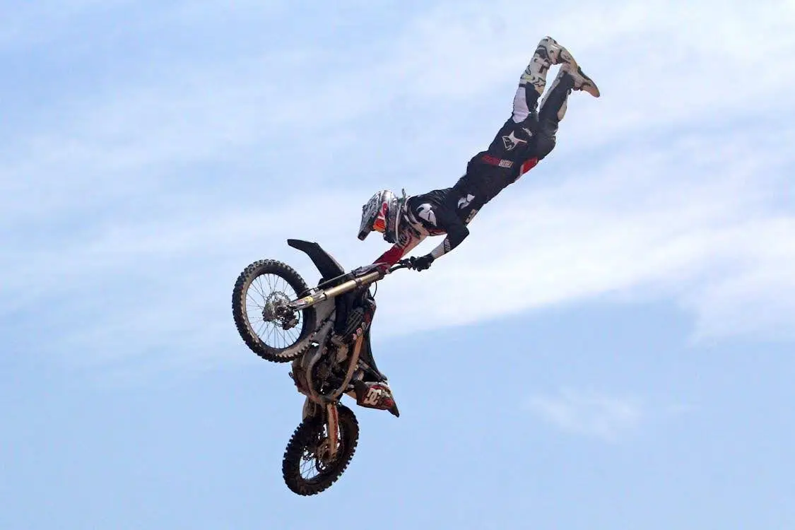 renkames moto salma su specialistu konsultuoja baikeris julius