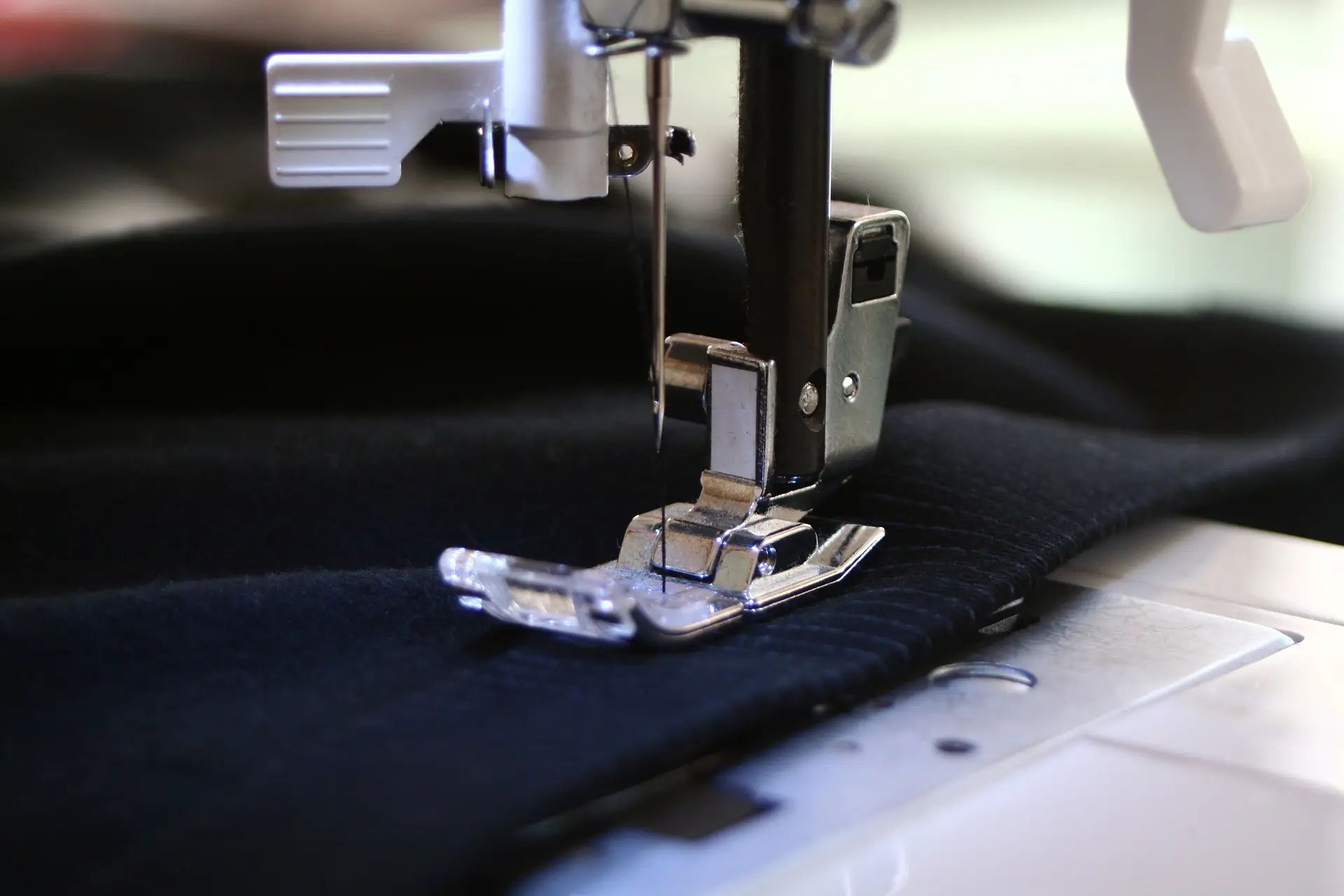 sewing machine 262454 1920