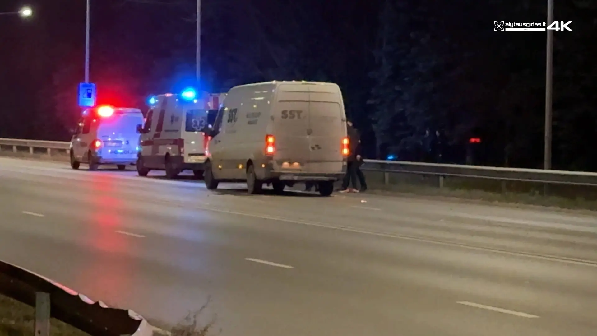 IMG_5573.00_00_33_23.Still001