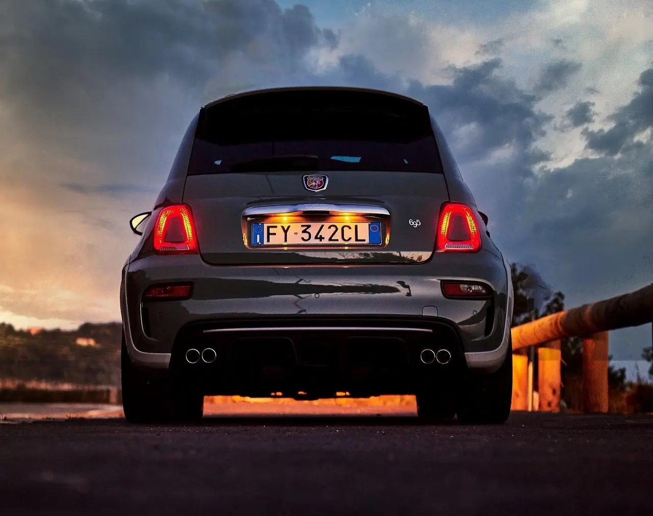 01 abarth 695