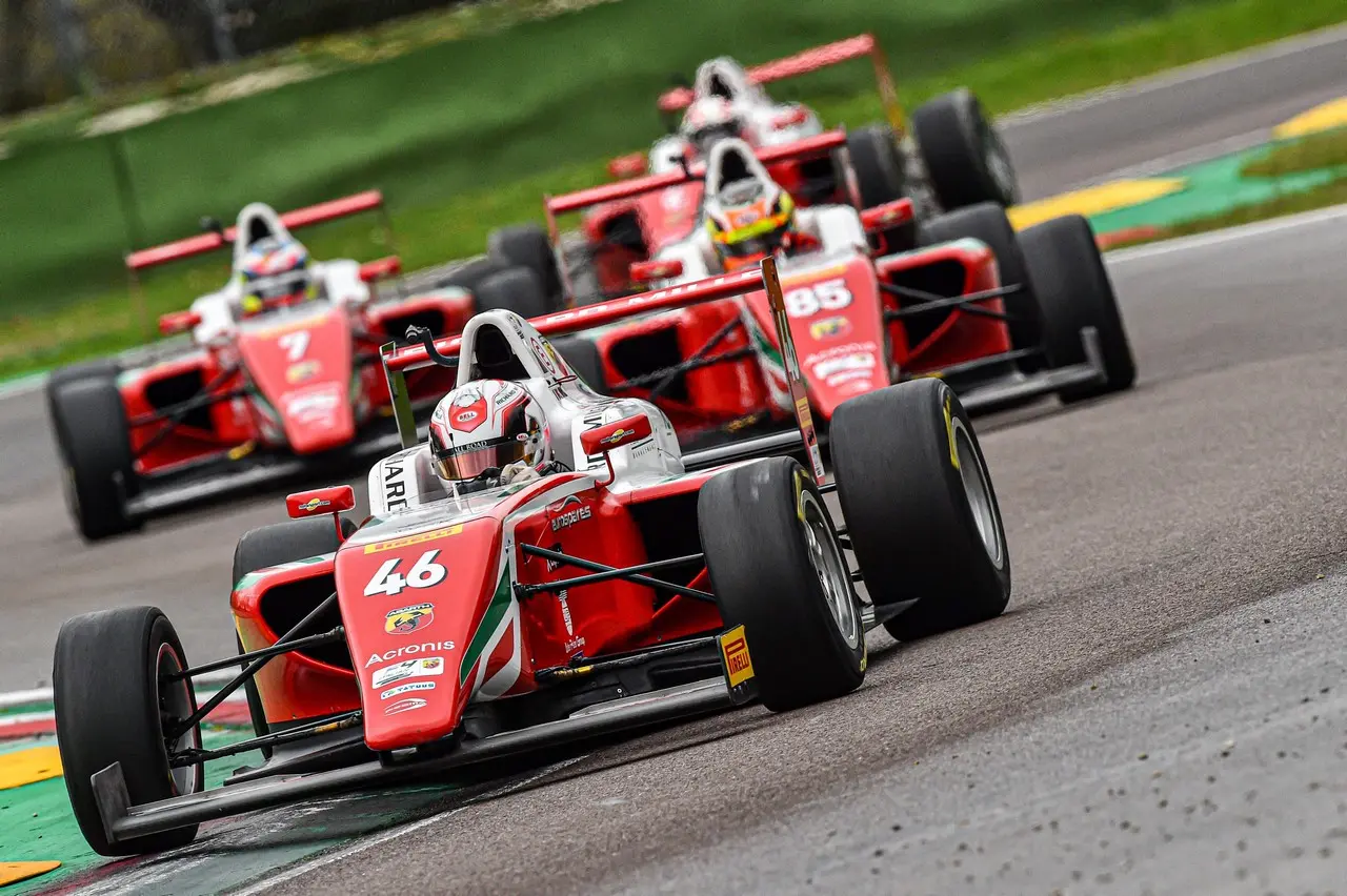 02 mini gabriele tatuus f4 t014 abarth 46 prema powerteam 2