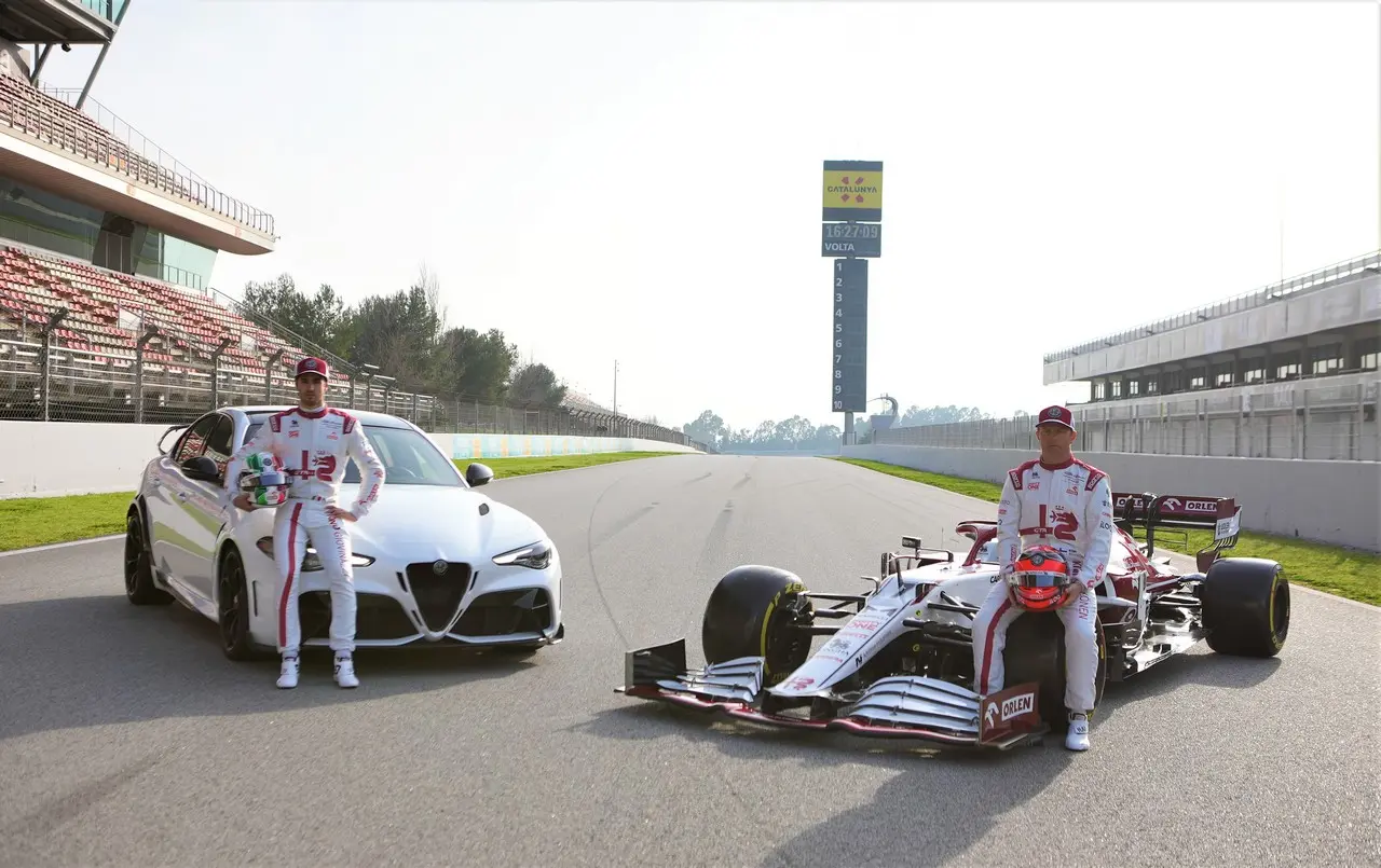 06 giulia gtam c41 antonio giovinazzi and kimi raikkonen