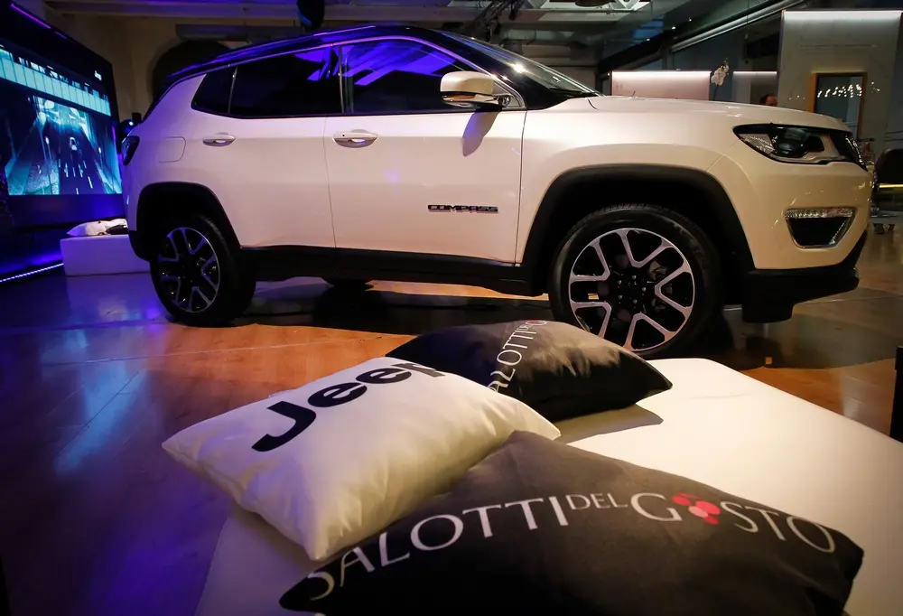 170407 jeep compass fuori salone 03