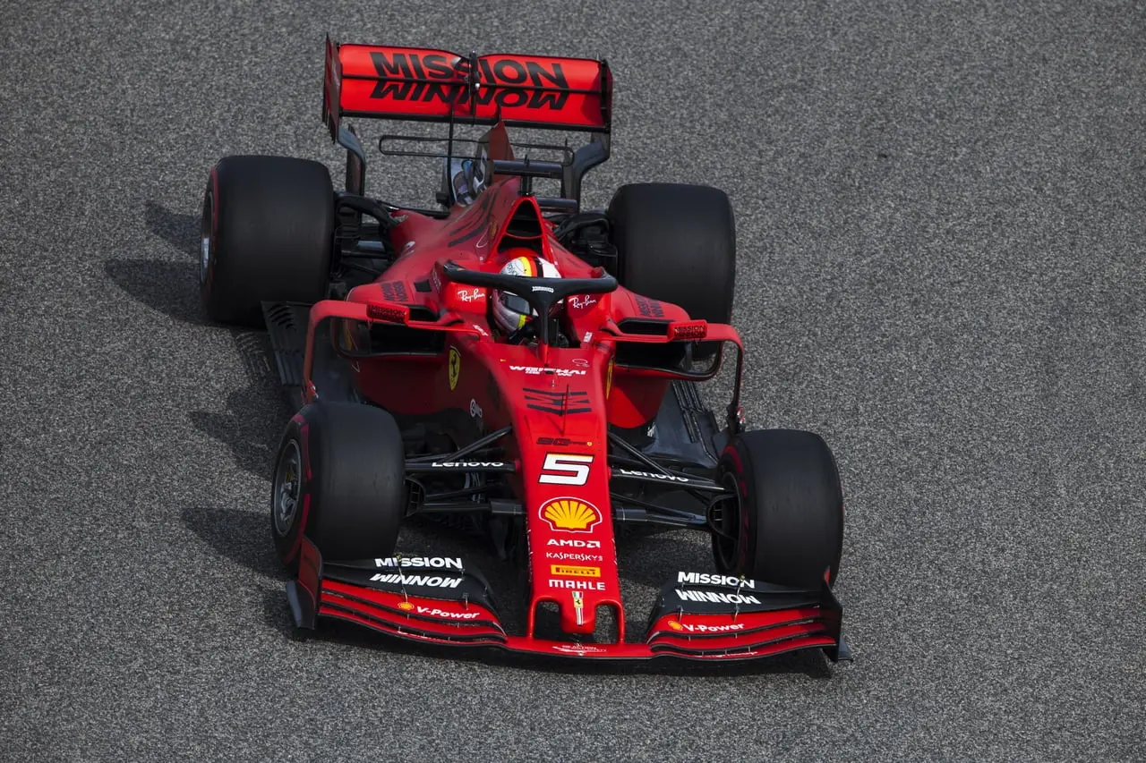 190001 cina piloti