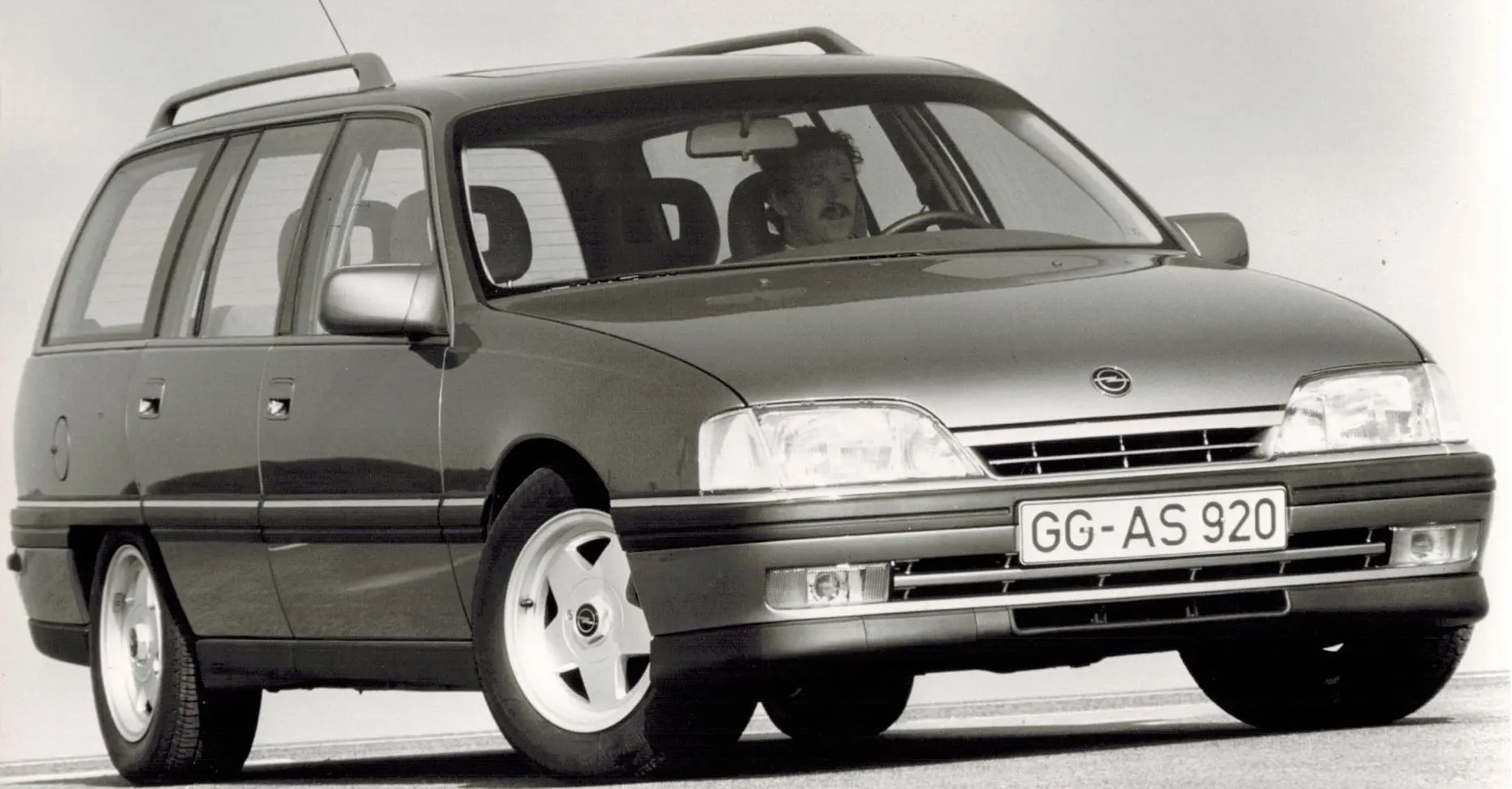 1990 omega a 30 24v top wagon 1 31452