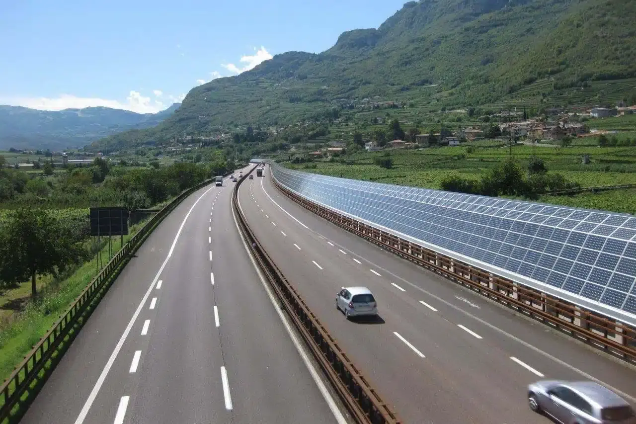 2009 barriera fotovoltaica antirumore isera 15
