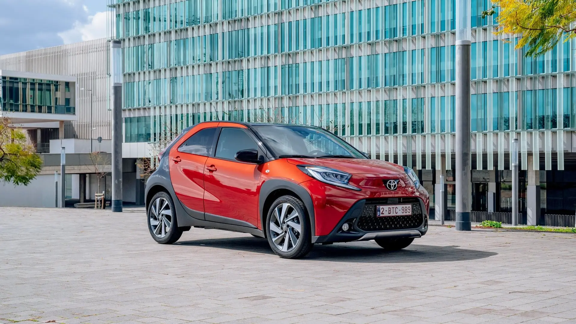 2022 aygo x dpl static chili red 009