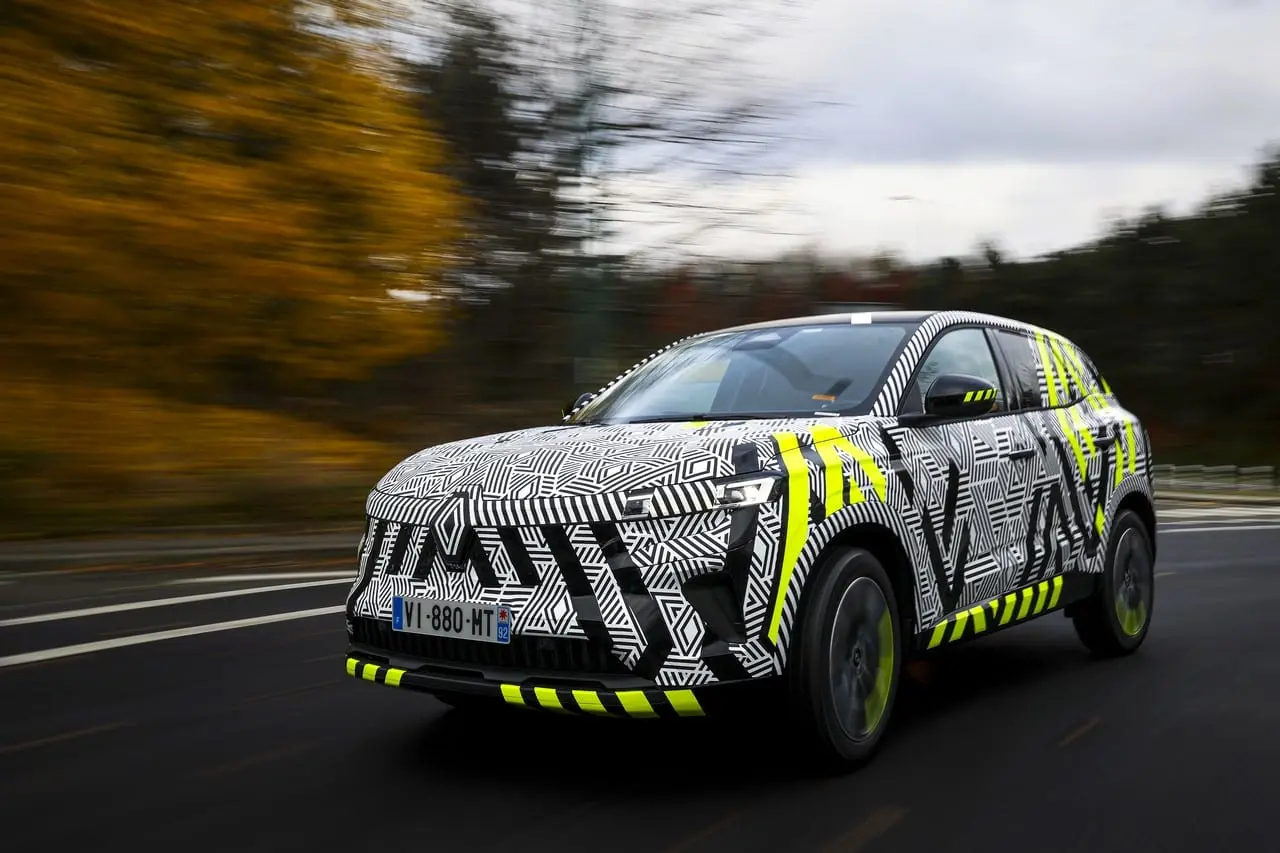 2022 story renault thinking like a customer behind the wheel of the all new renault austral