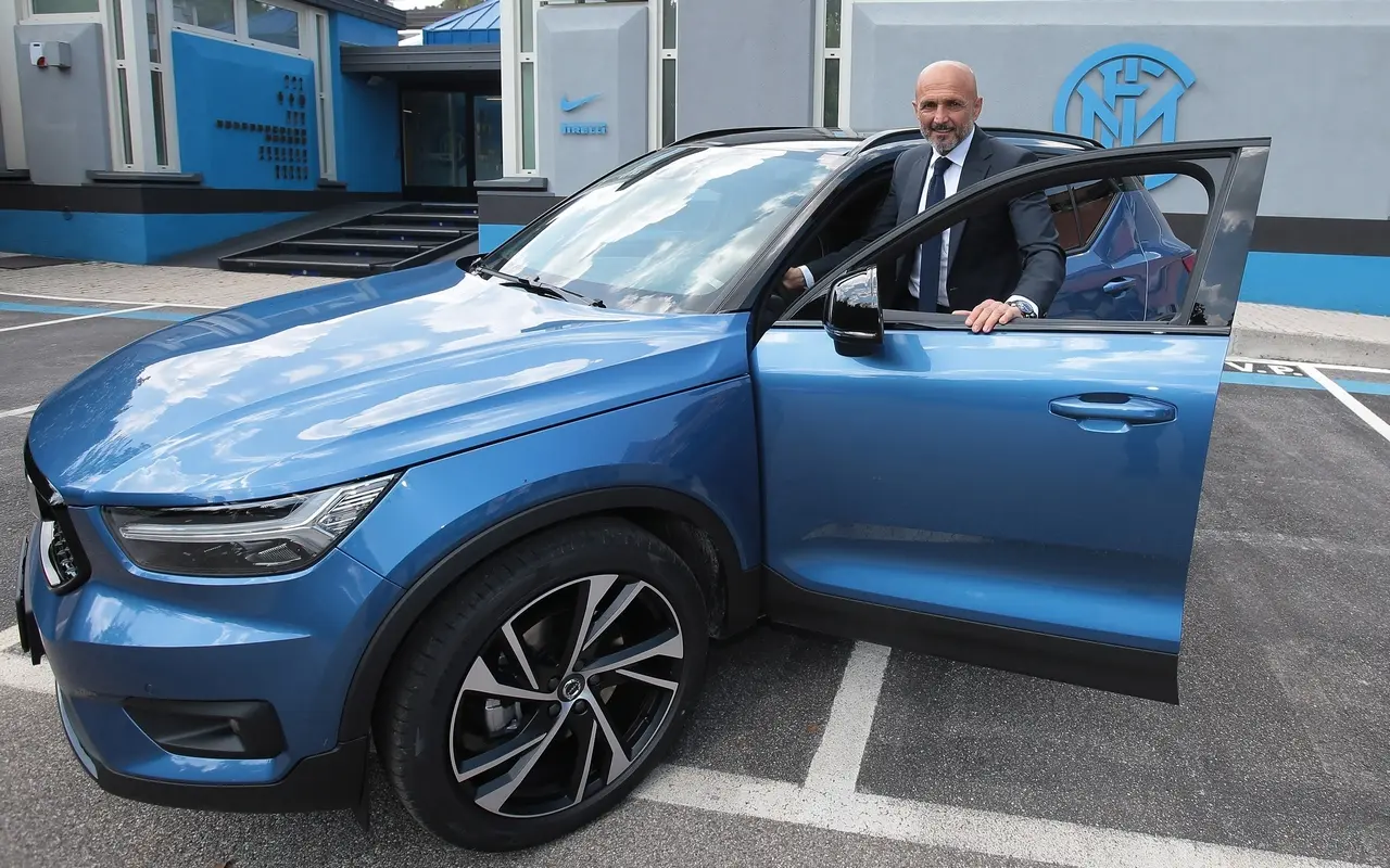 229894 volvo car italia internazionale fc milano