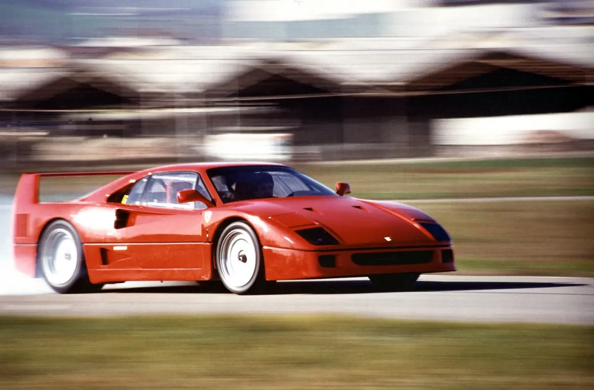 30anni ferrari f40 copertina