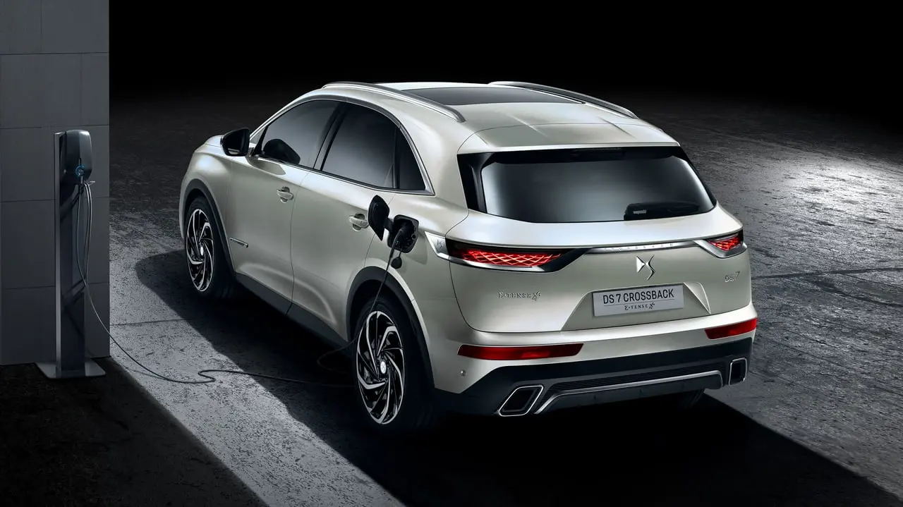 31 grammi di co2 al chilometro per ds 7 crossback e tense 4x4 0