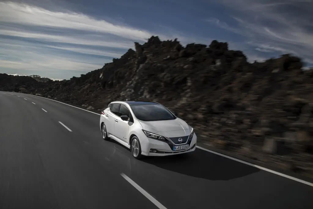 426214053 nuova nissan leaf l auto elettrica a zero emissioni pi venduta al mondo con