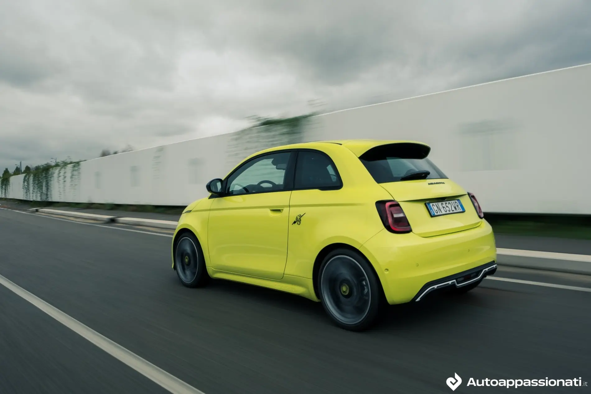 abarth 500e 07