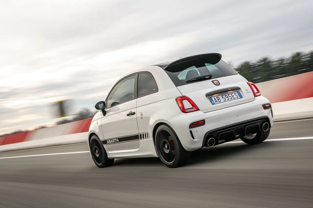 abarth 595 esseesse 2021