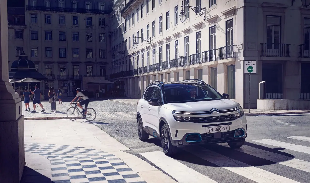 ad agosto fino a 9000 euro di ecobonus rottamazione su suv citroen c5 aircross hybrid