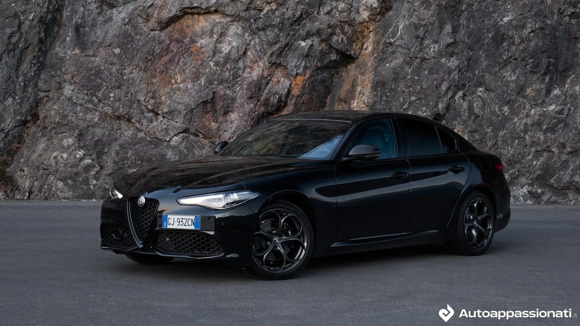 alfa romeo giulia estrema 14