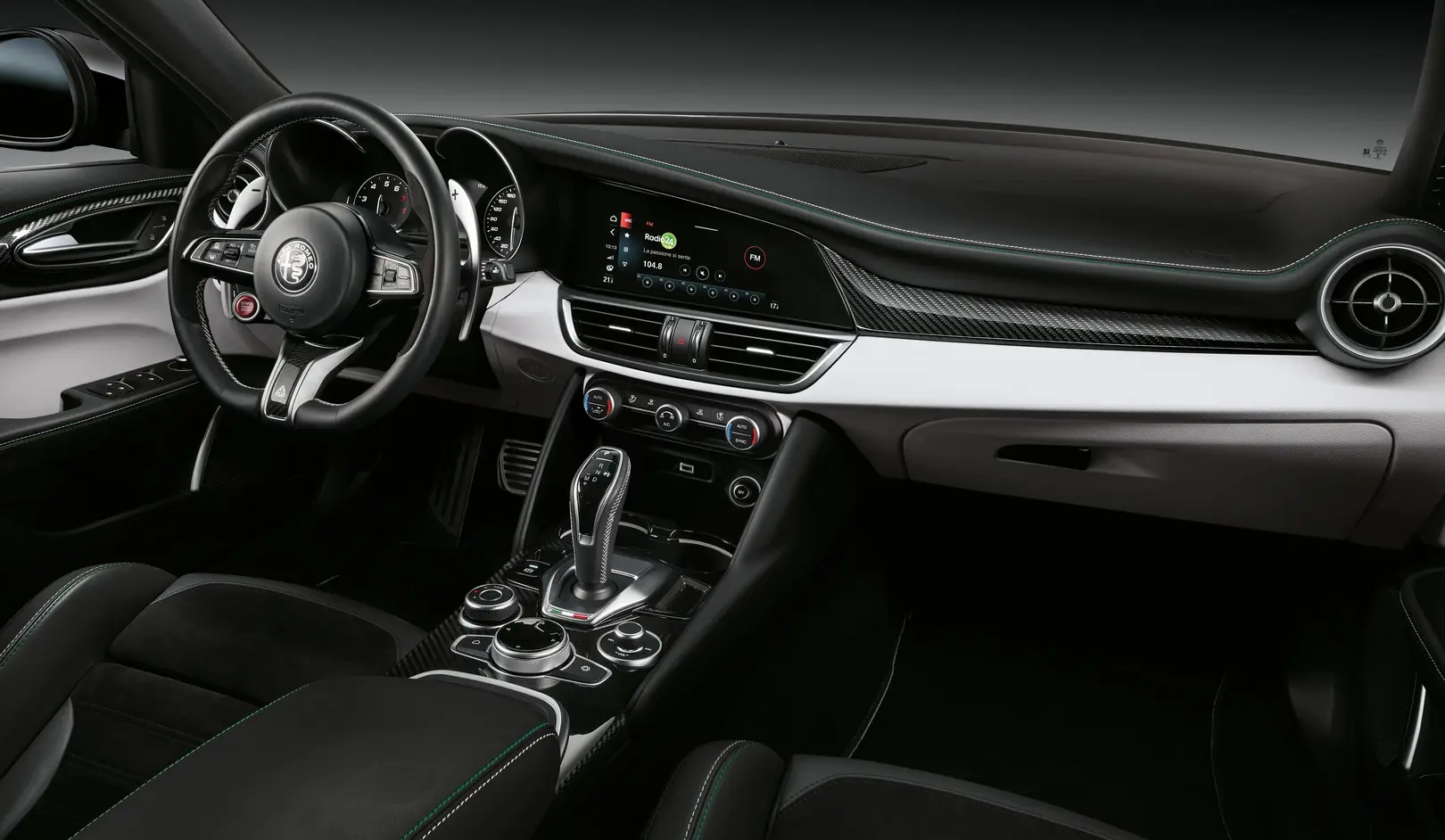 alfa romeo quadrifoglio my20 interni