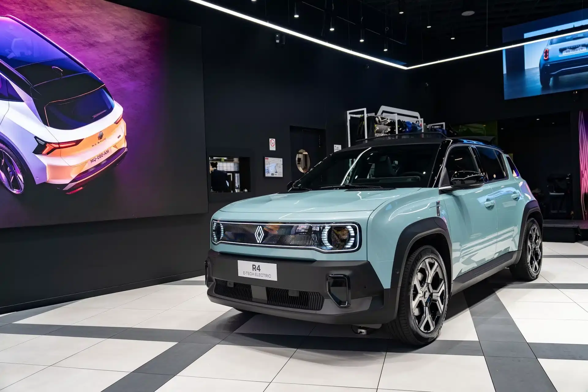 anteprima italiana r4 e tech electric 4
