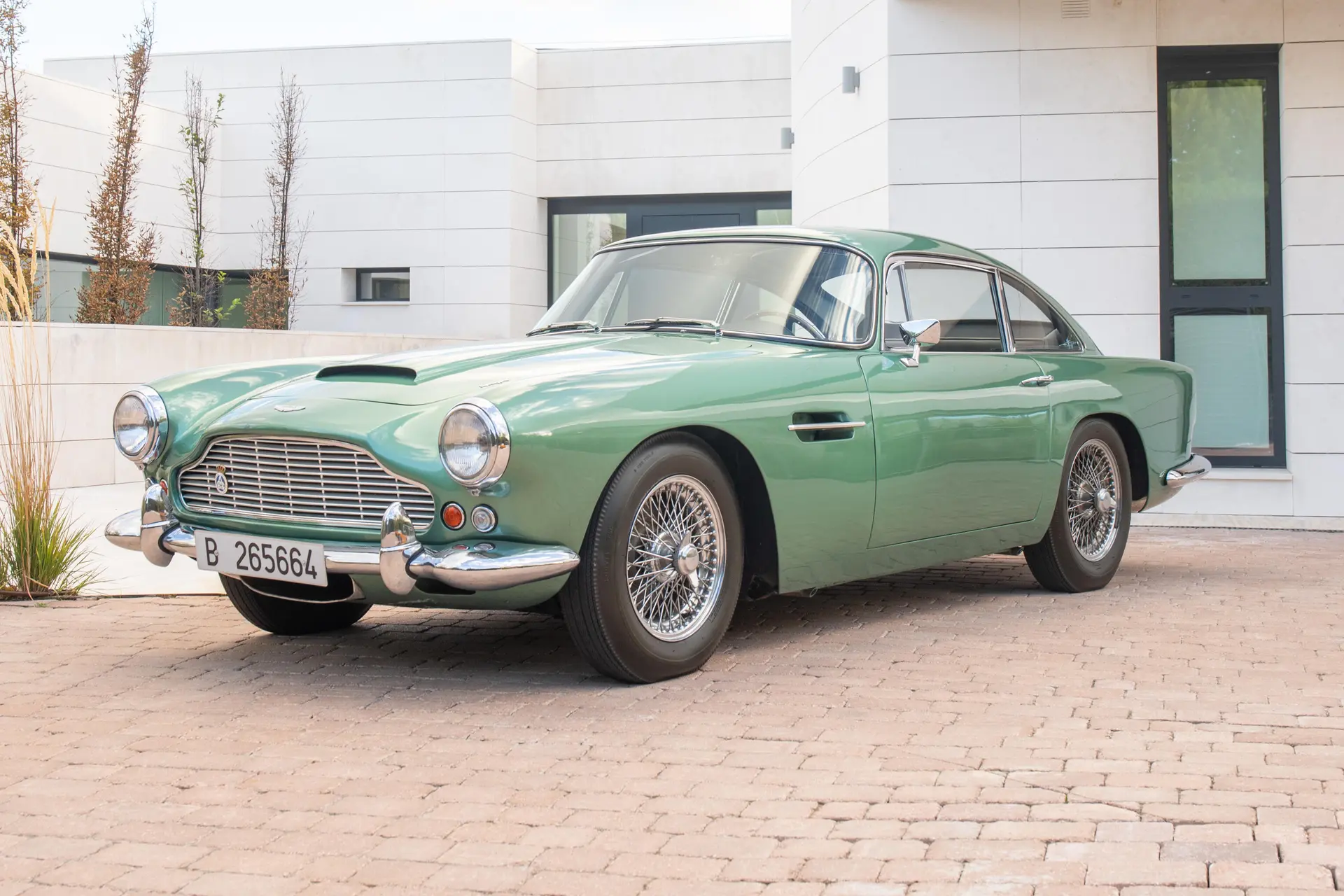 aston martin db4 catawiki
