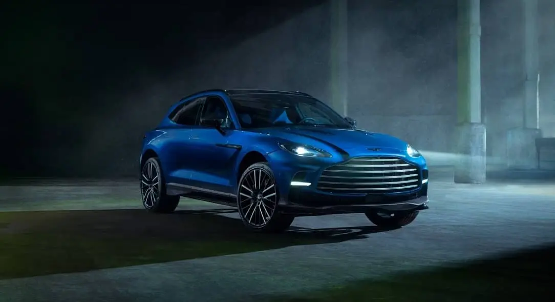 aston martin dbx707 03